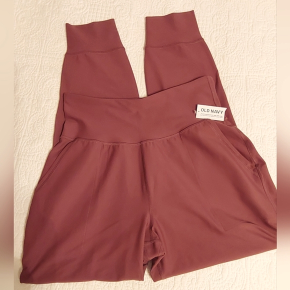 🌺 NWT Old Navy High-Rise Powersoft Legging Joggers - Picture 2 of 9
